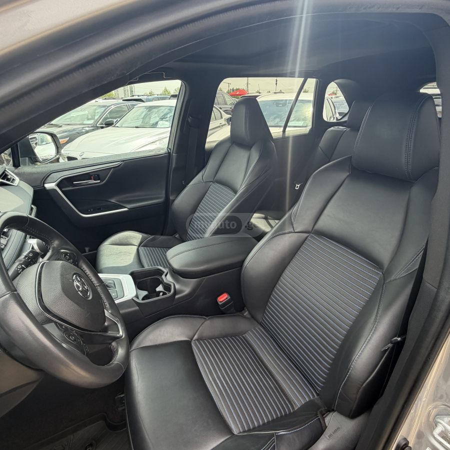 Toyota Rav 4 - фото 7