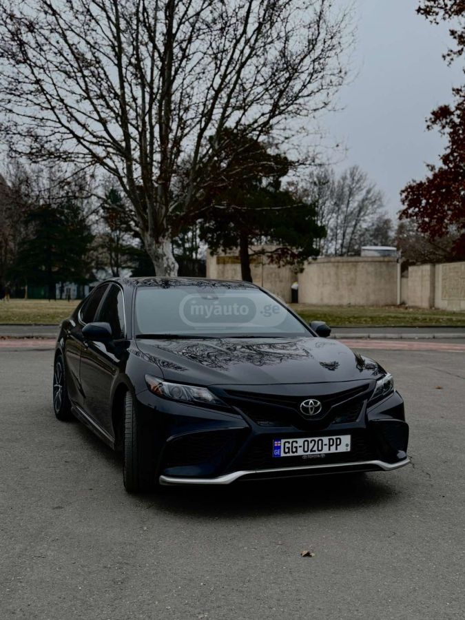Toyota Camry - фото 3
