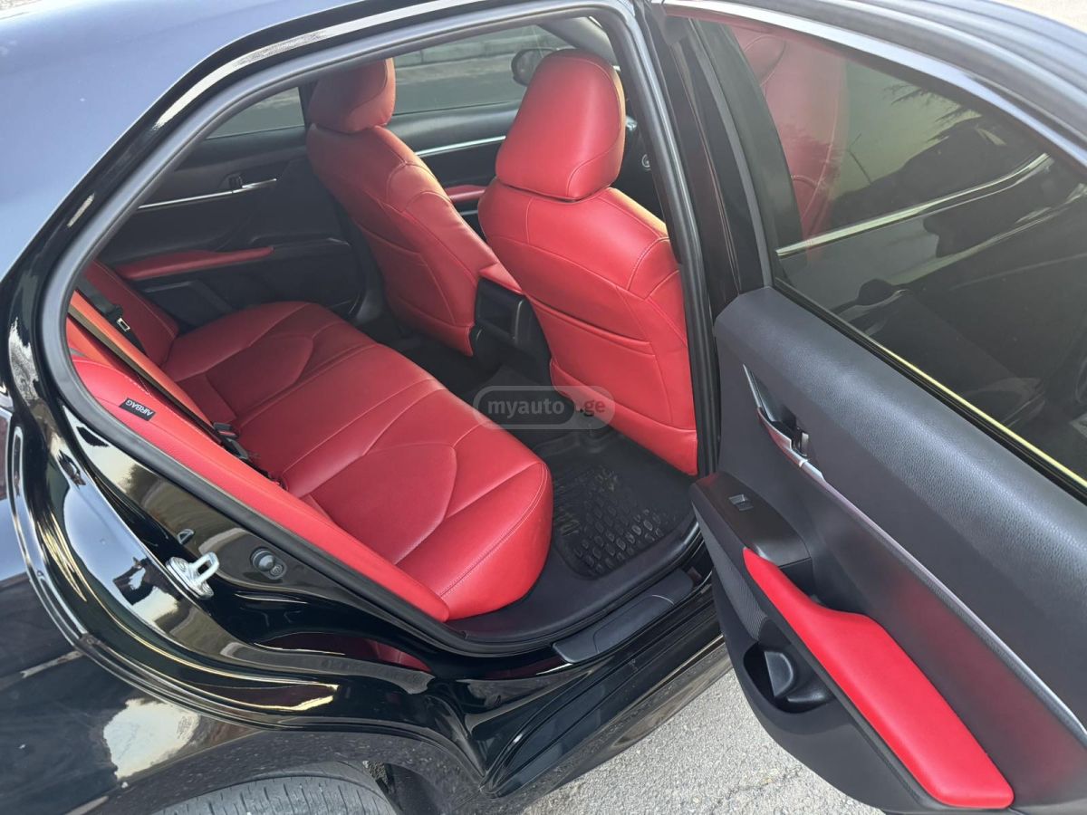 Toyota Camry - фото 6