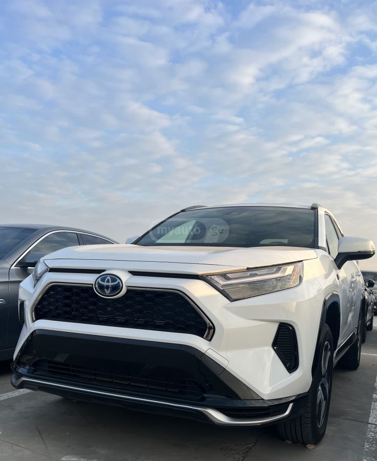 Toyota RAV 4 - фото 1