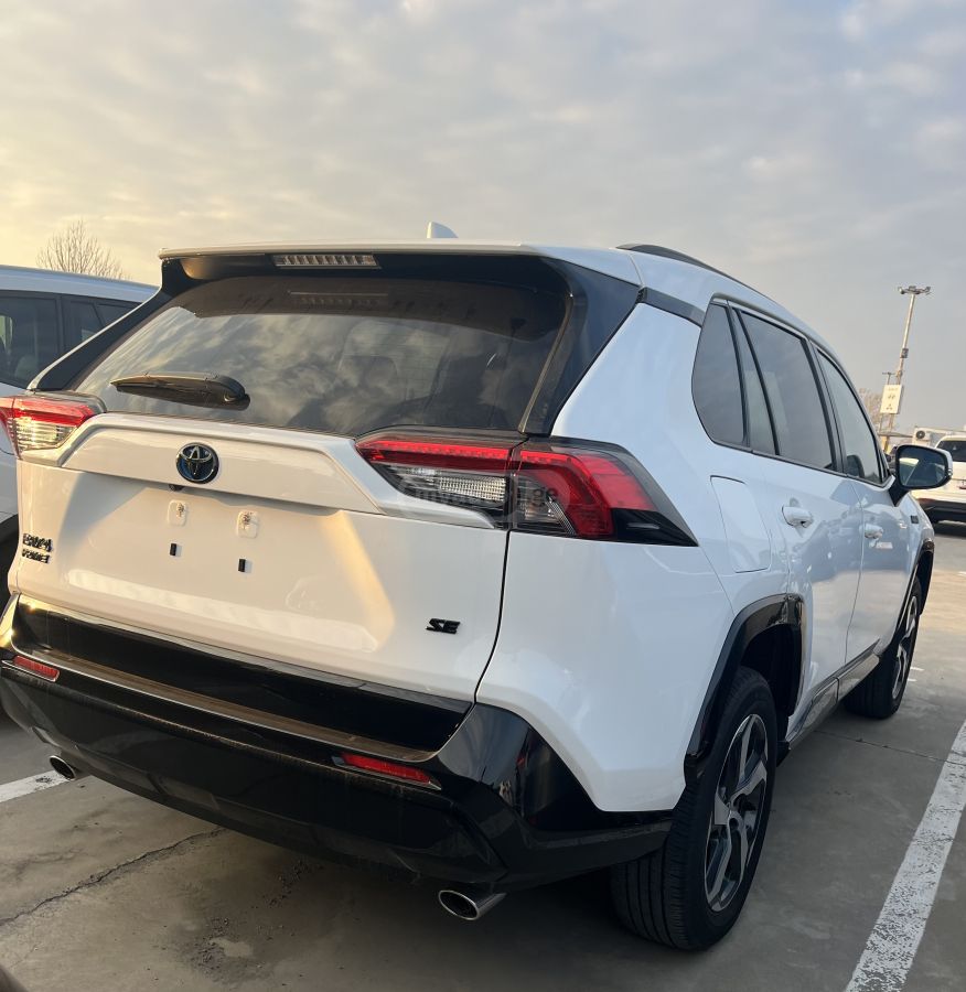 Toyota RAV 4 - фото 2