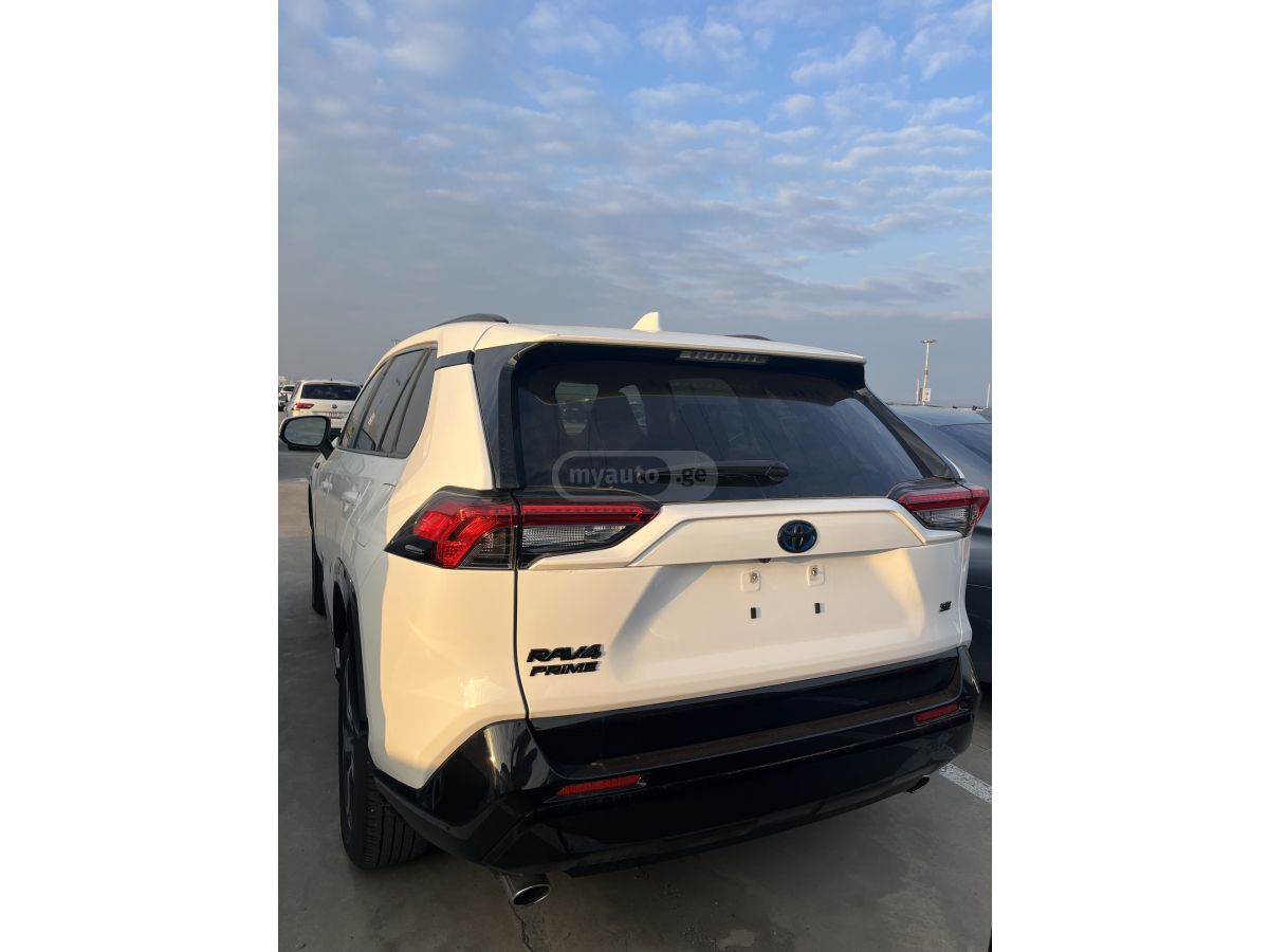 Toyota RAV 4 - фото 3
