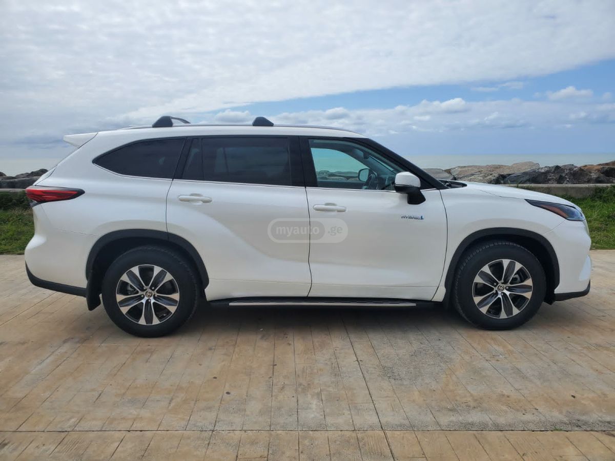 Toyota Highlander - фото 2