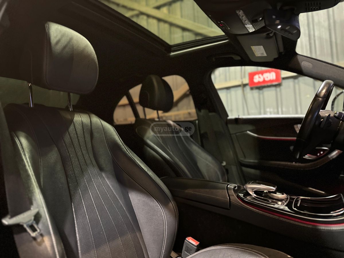 Mercedes-Benz E 300 - фото 11