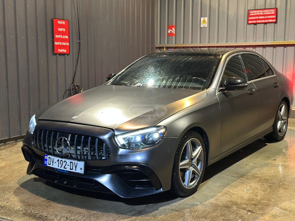 Mercedes-Benz E 300 - фото 12