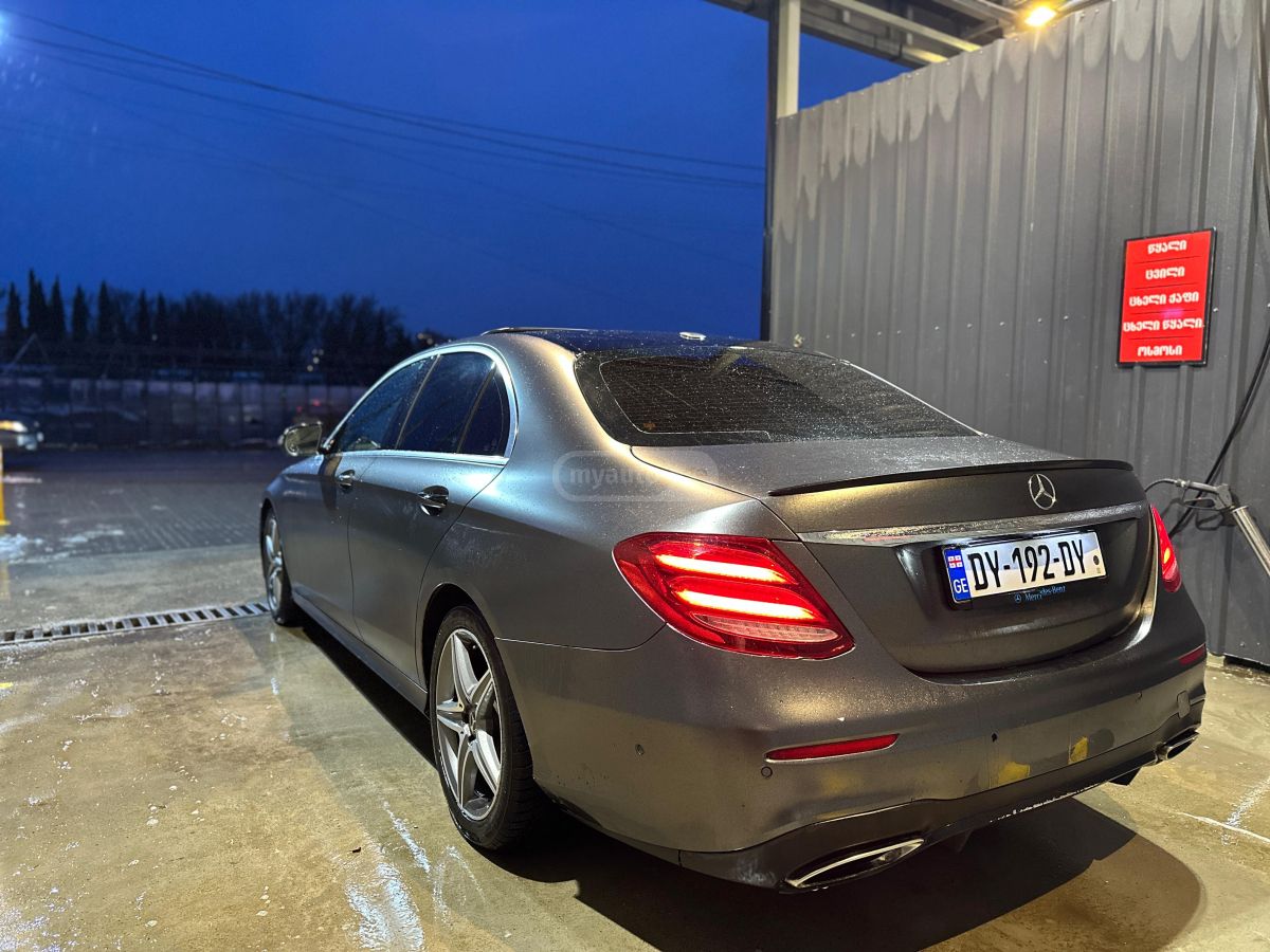 Mercedes-Benz E 300 - фото 2