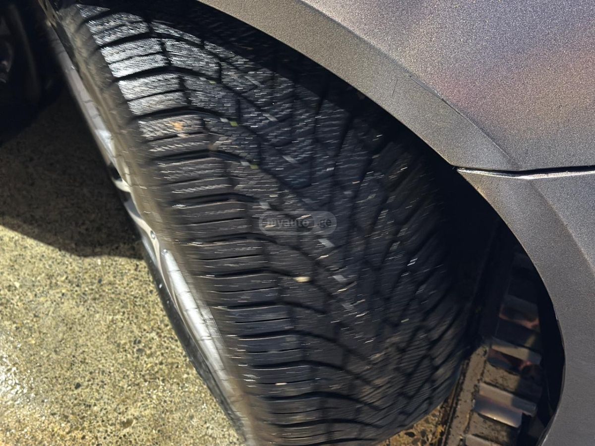 Mercedes-Benz E 300 - фото 9