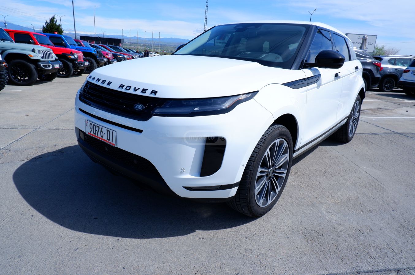 Land Rover Range Rover Evoque 2025 — миниатюра 1