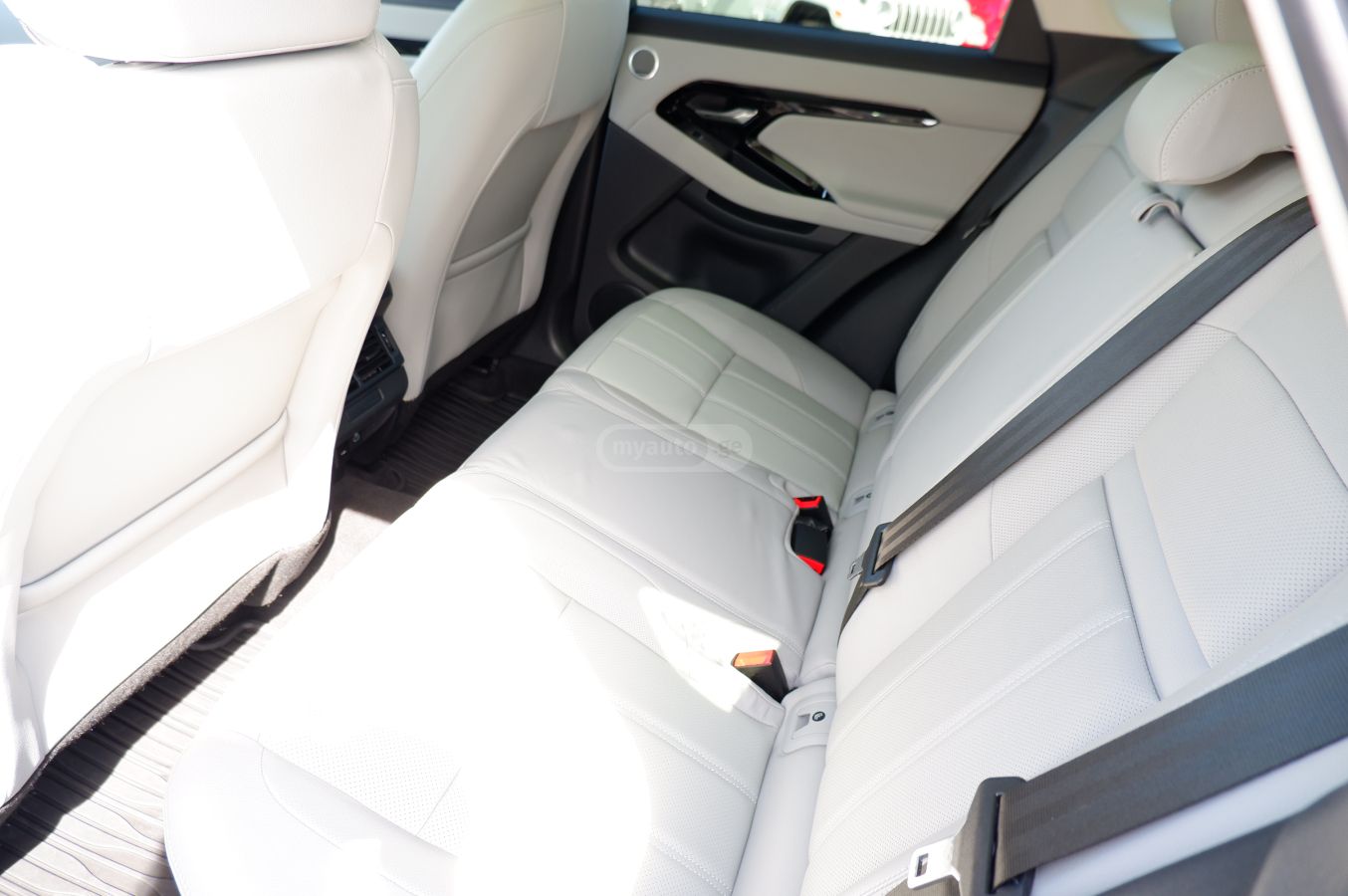 Land Rover Range Rover Evoque 2025 — миниатюра 8