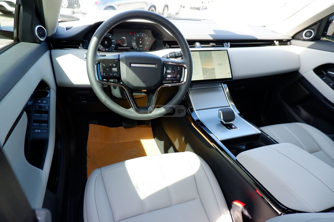 Land Rover Range Rover Evoque 2025 — миниатюра 9