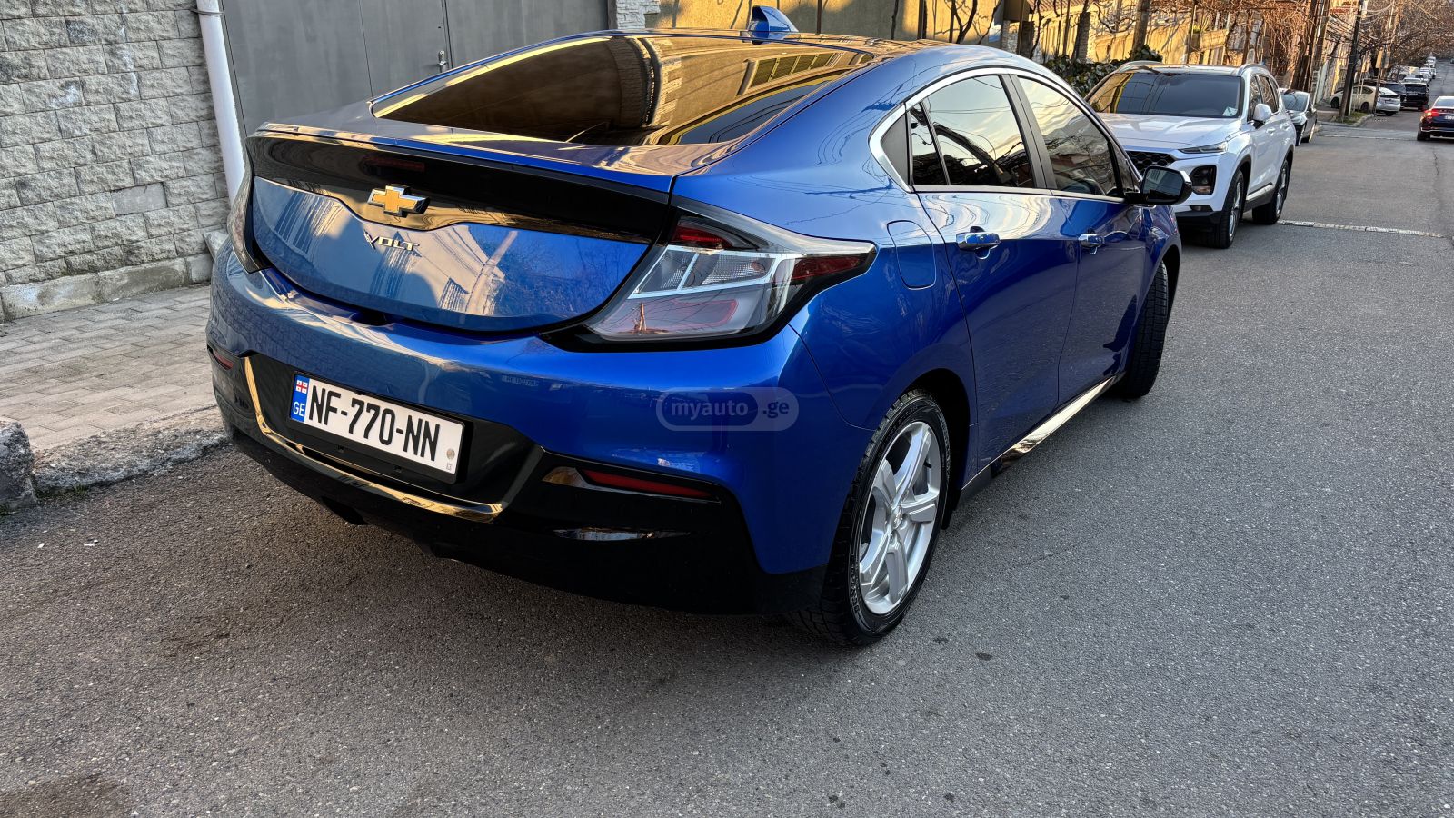 Chevrolet Volt - фото 1