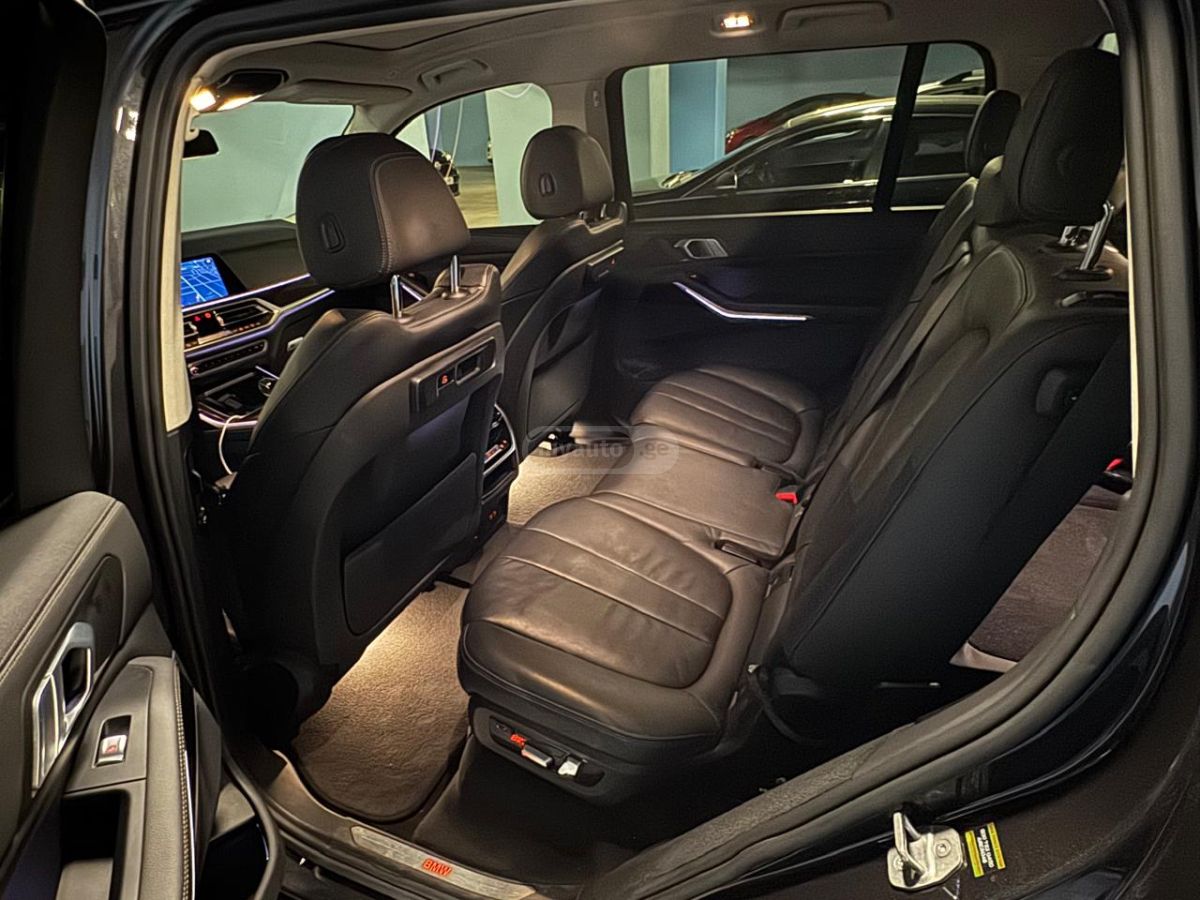 BMW X7 - фото 11