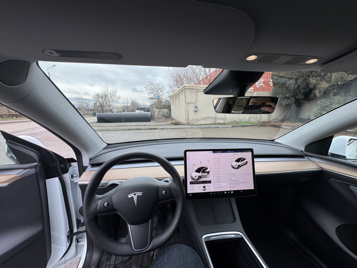 Tesla Model Y - фото 11