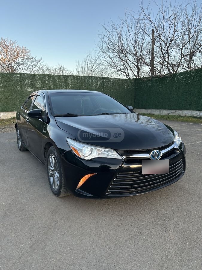 Toyota Camry - фото 1