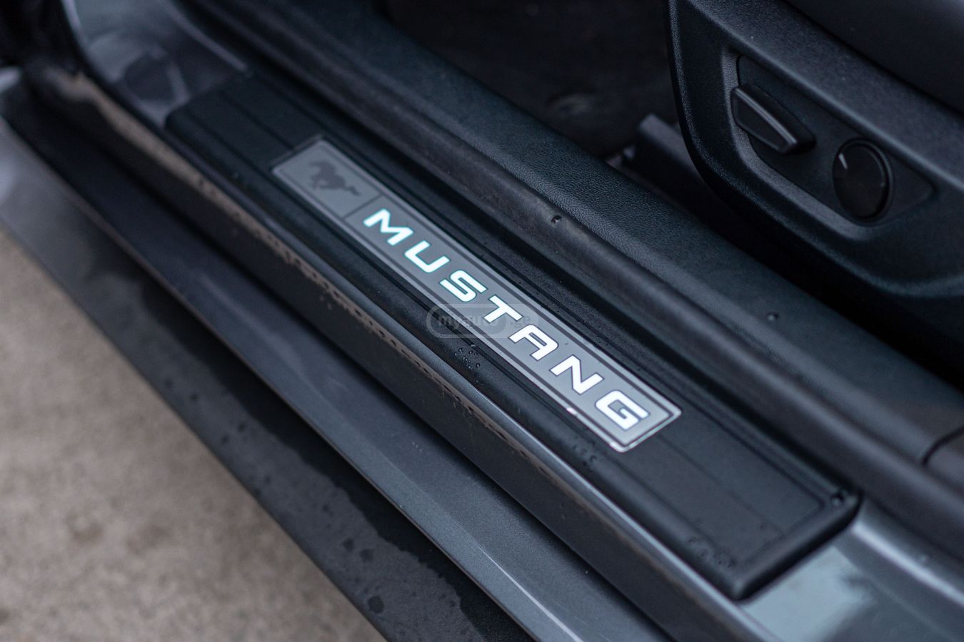 Ford EcoBoost Premium 2dr Convertib — миниатюра 4