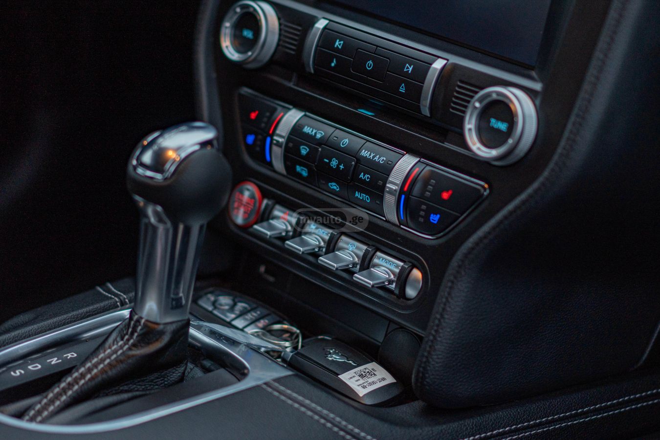 Ford EcoBoost Premium 2dr Convertib — миниатюра 9