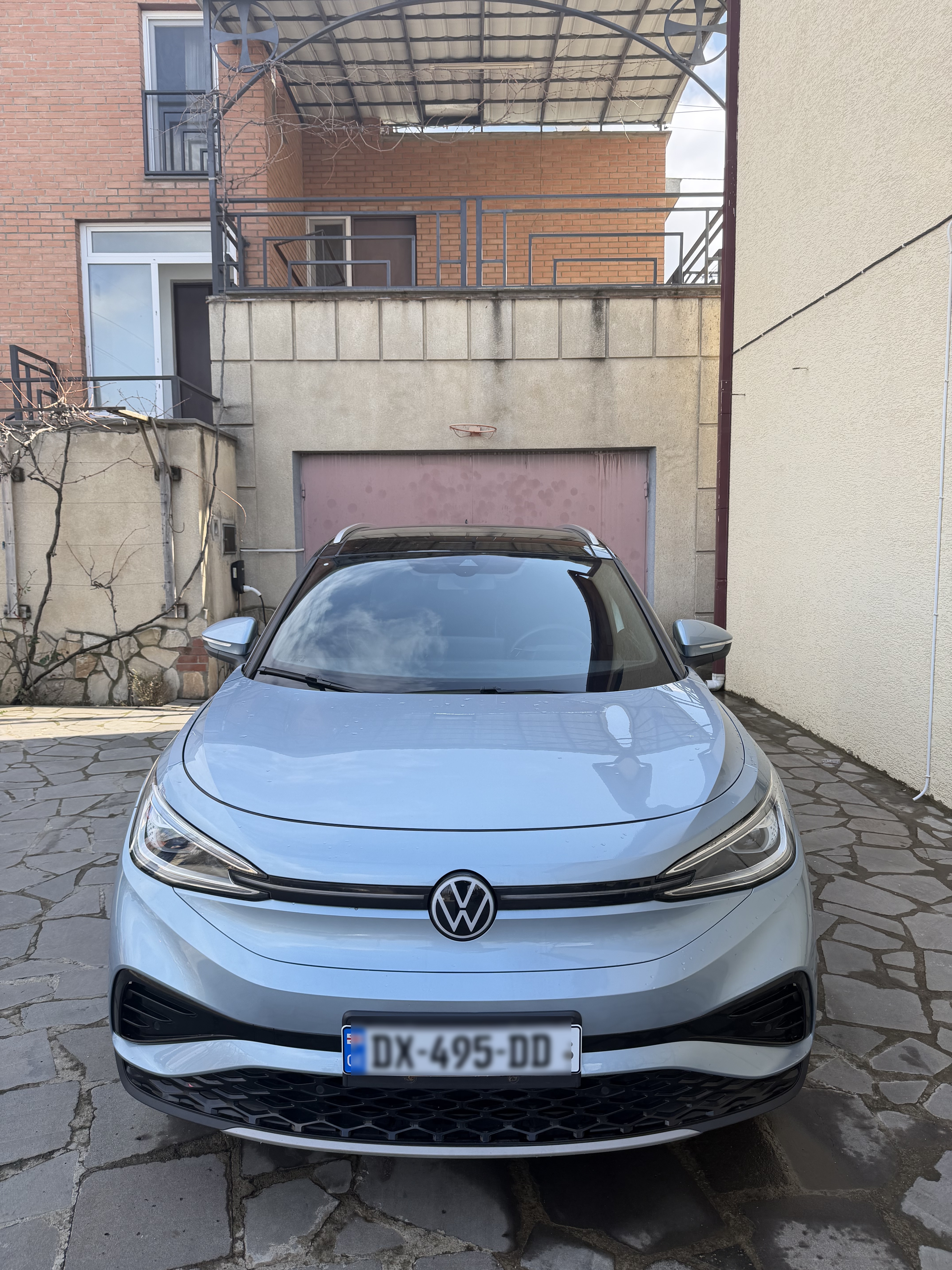 Volkswagen ID 4 - фото 1