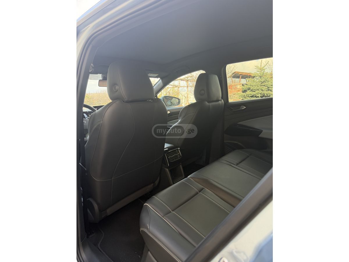 Volkswagen ID 4 - фото 10