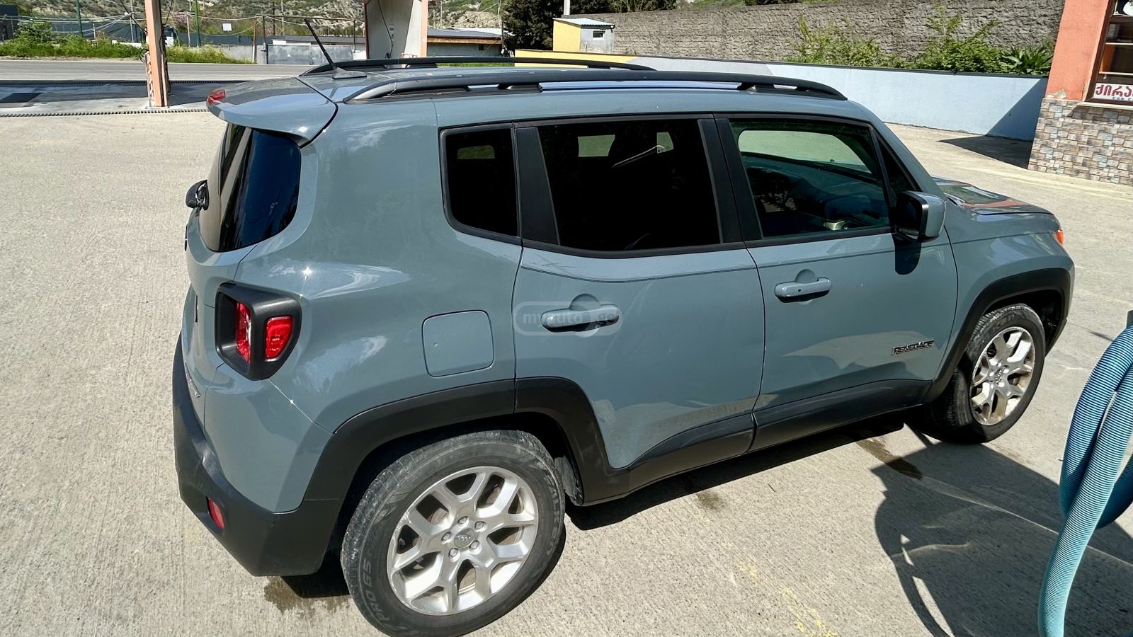 Jeep Renegade - фото 2