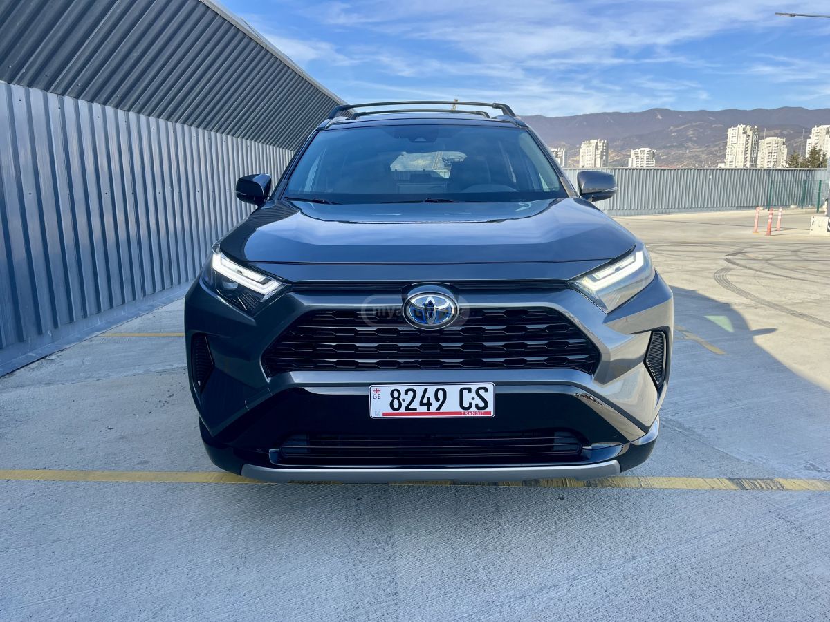 Toyota RAV 4 - фото 1