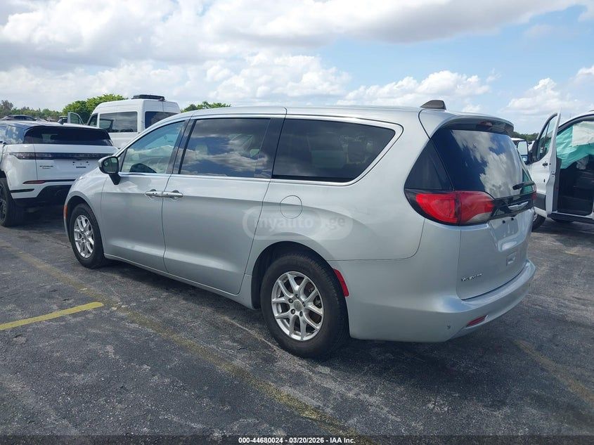 Chrysler Voyager 2023 — миниатюра 3