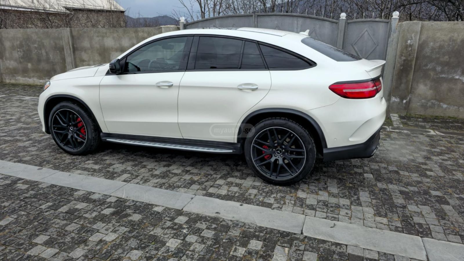 Mercedes-Benz GLE 63 AMG - фото 8