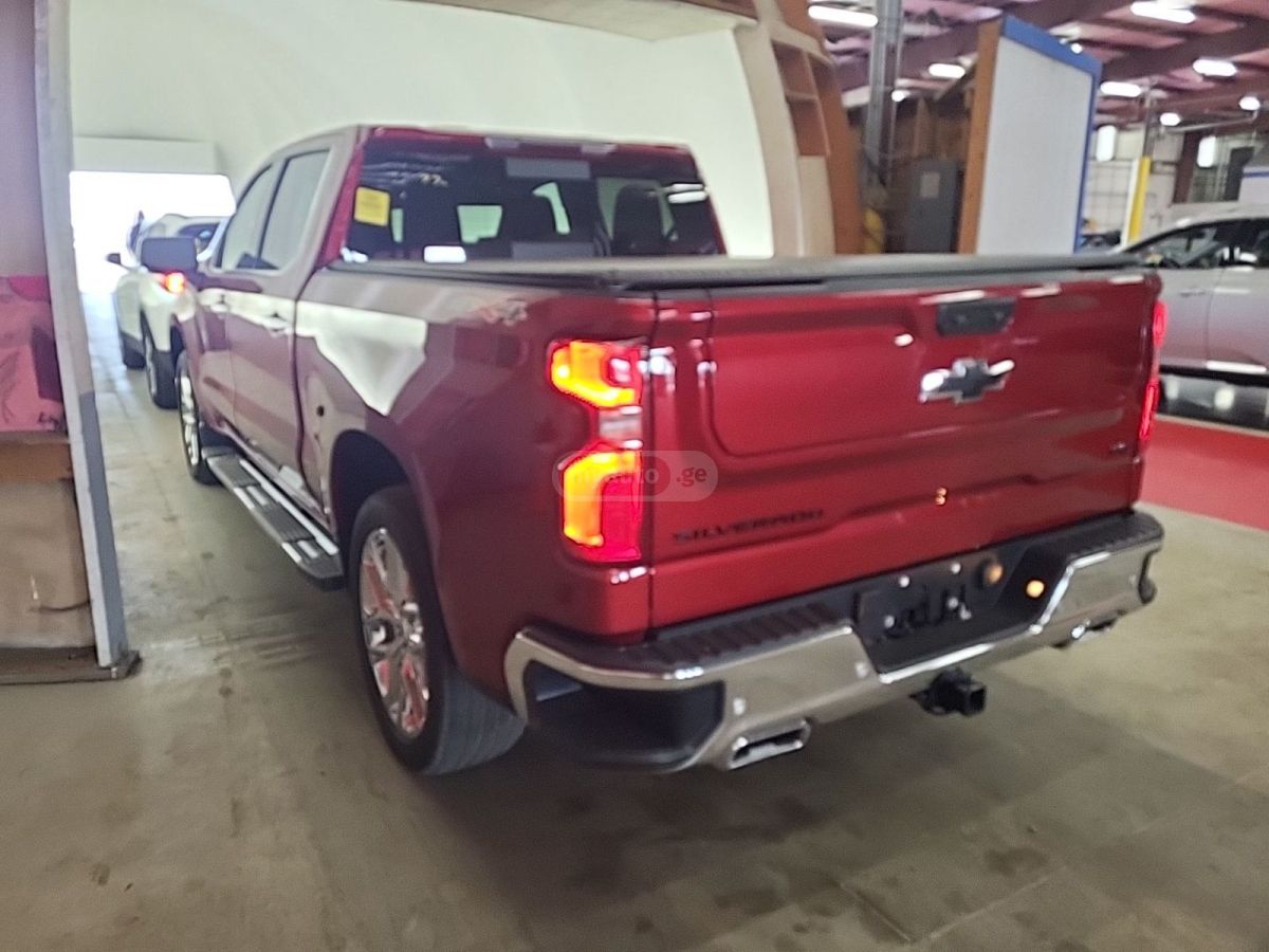 Chevrolet Silverado - фото 2