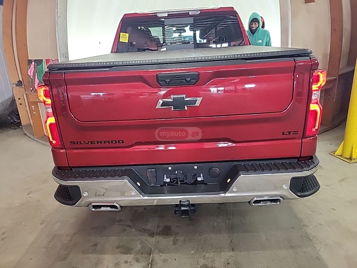 Chevrolet Silverado - фото 3