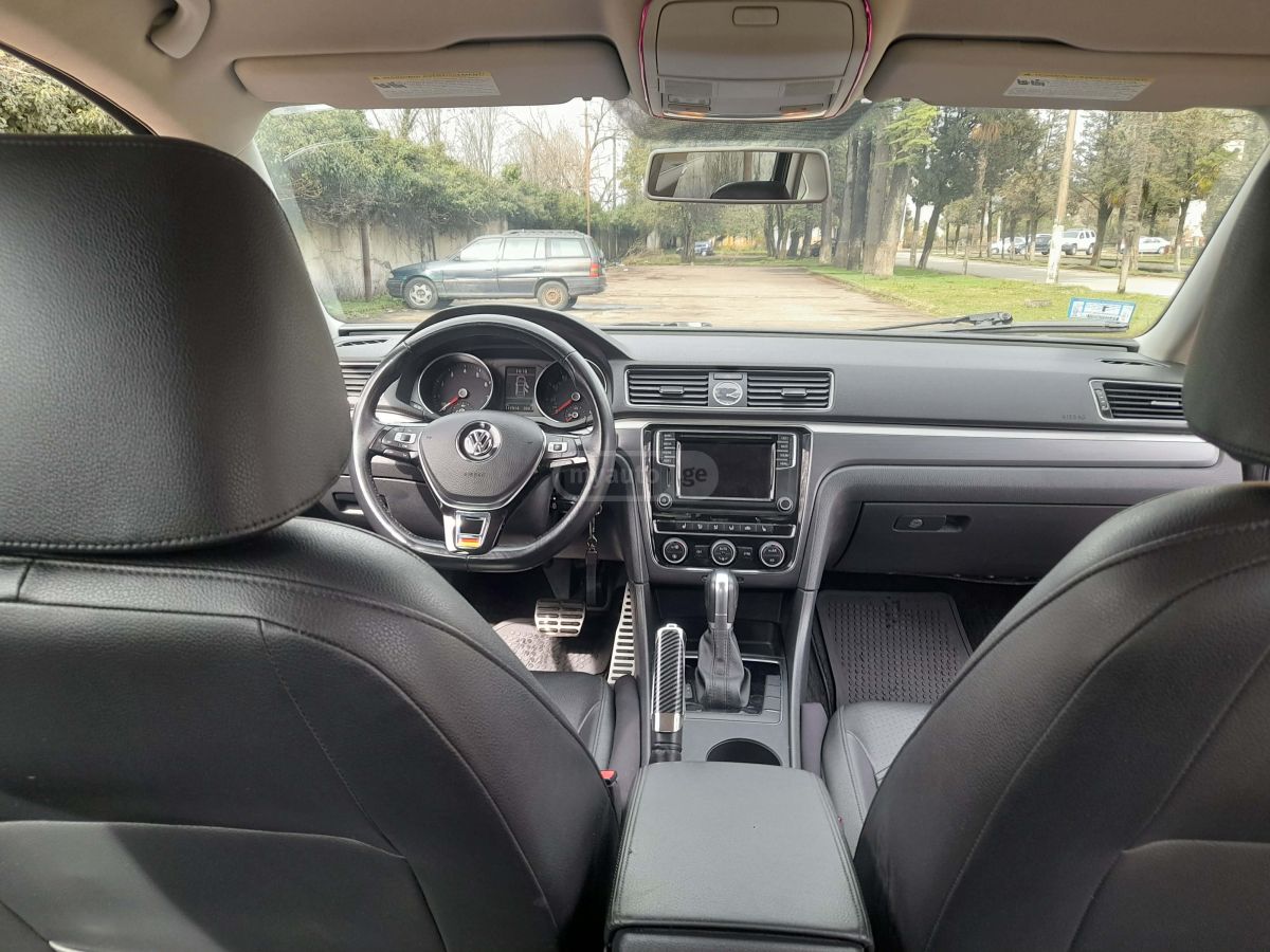 Volkswagen Passat - фото 8