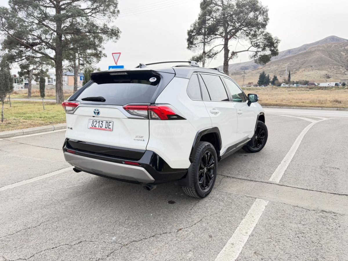 Toyota RAV 4 - фото 6