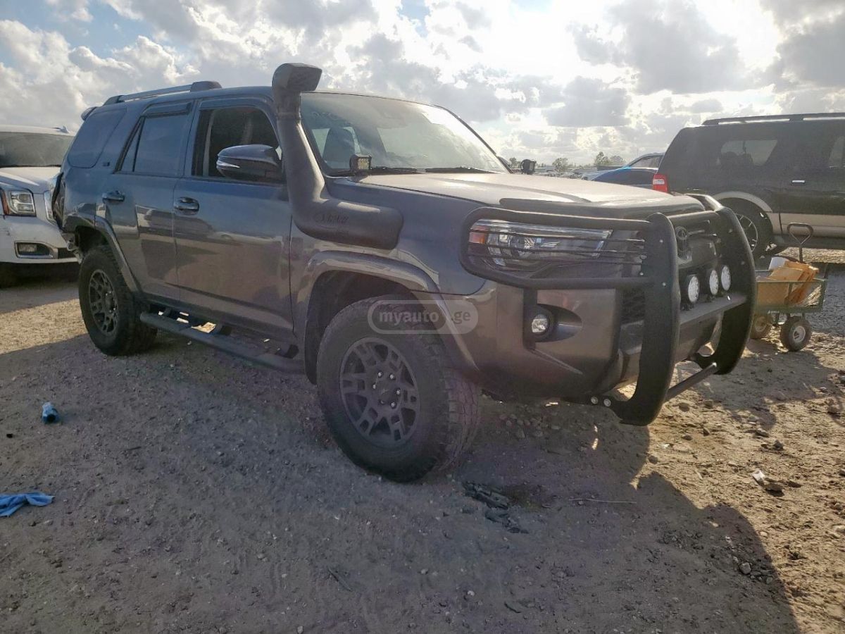 Toyota 4 Runner - фото 1
