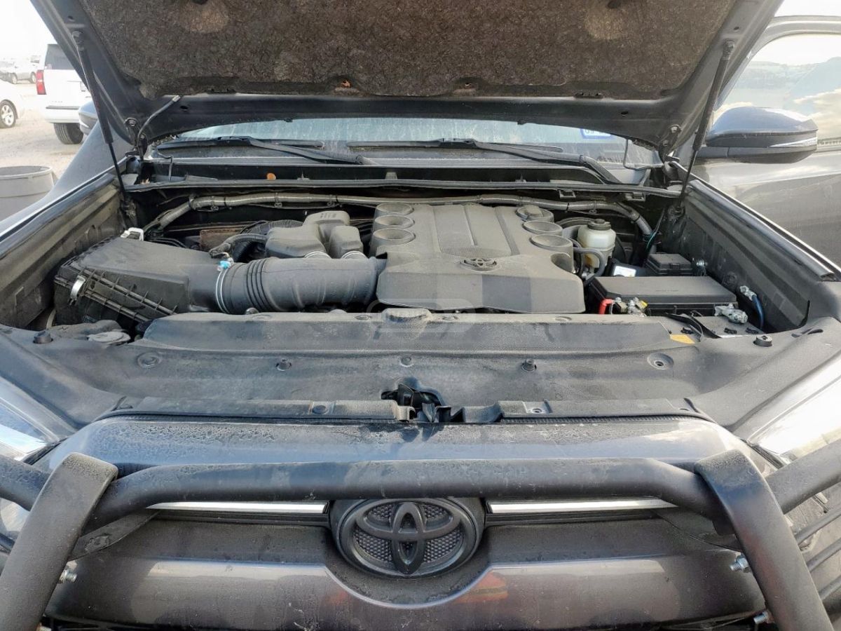 Toyota 4 Runner - фото 11