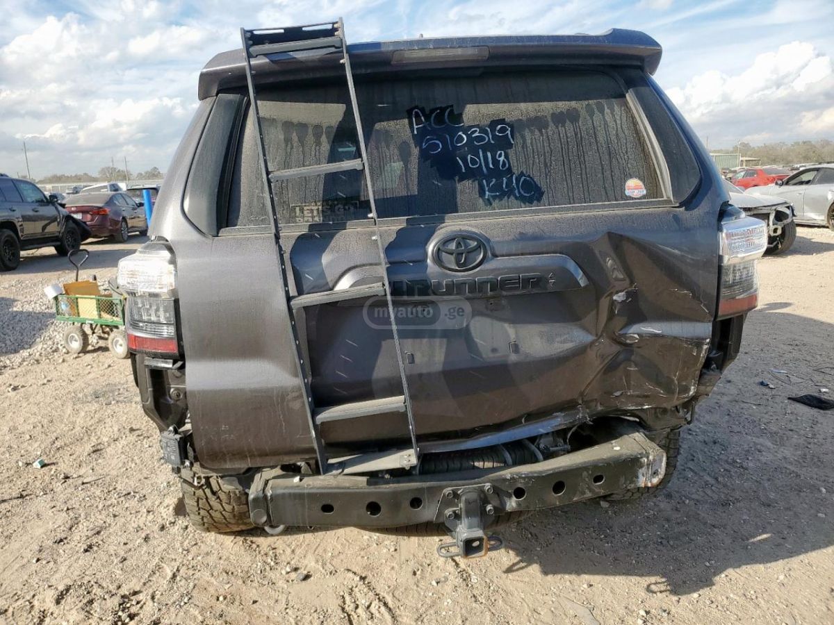 Toyota 4 Runner - фото 3