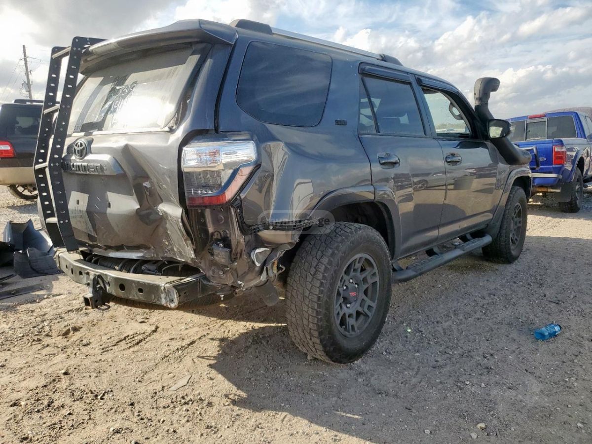 Toyota 4 Runner - фото 4