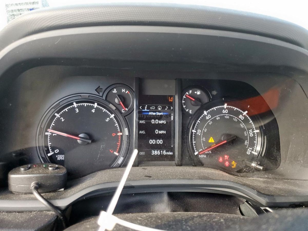 Toyota 4 Runner - фото 8