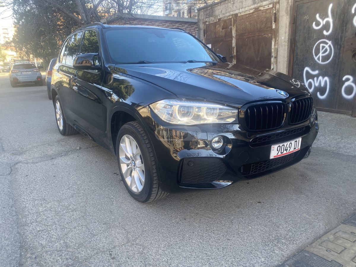 BMW X5 - фото 2