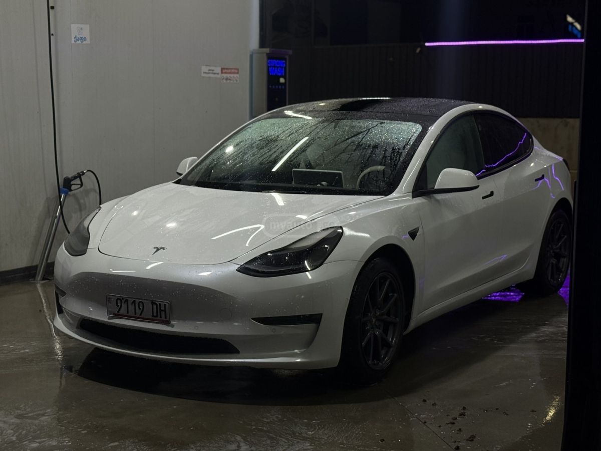 Tesla Model 3 - фото 3
