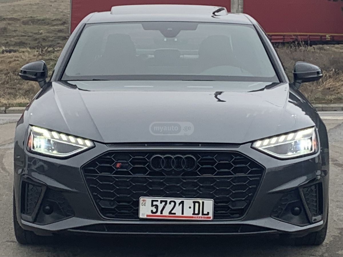 Audi S4 - фото 1