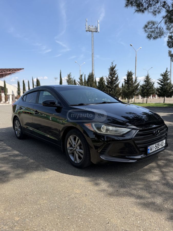 Hyundai Elantra - фото 10