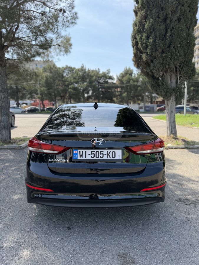 Hyundai Elantra - фото 11