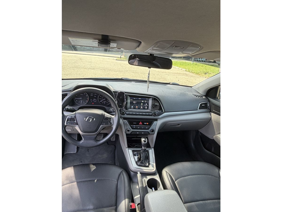 Hyundai Elantra - фото 8