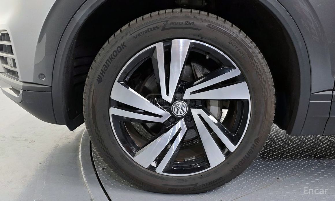 Volkswagen Touareg - фото 5