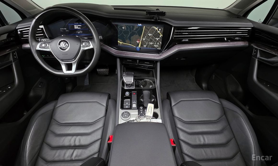 Volkswagen Touareg - фото 7