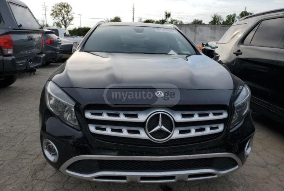 Mercedes-Benz GLA 250 - фото 1