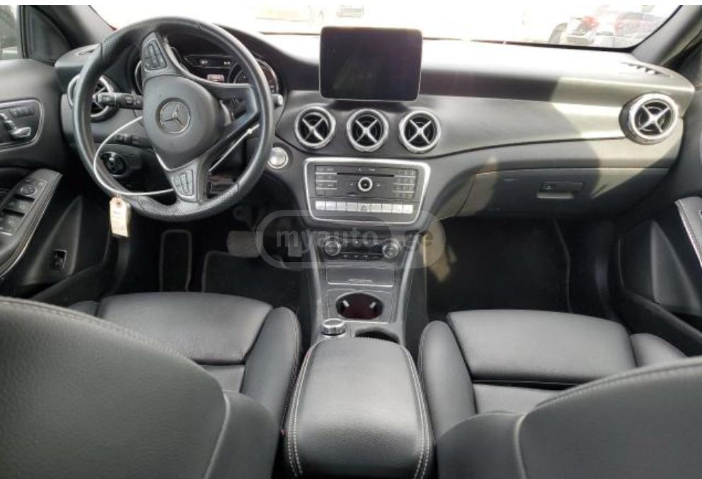 Mercedes-Benz GLA 250 - фото 3