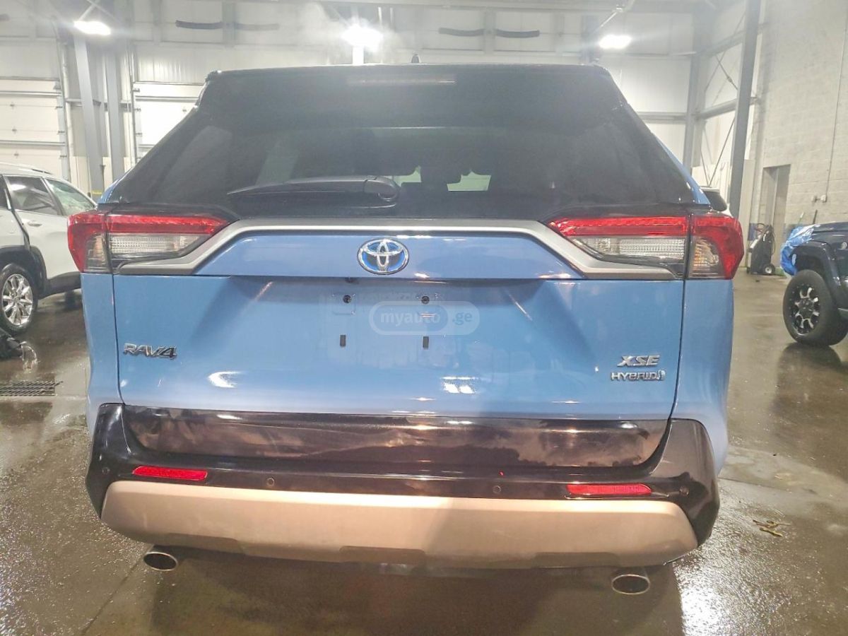 Toyota RAV 4 - фото 5