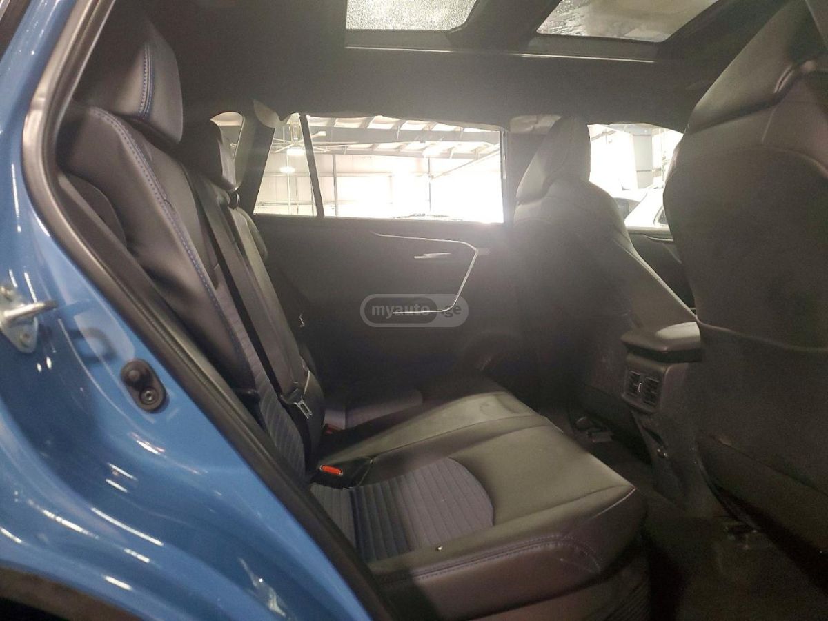 Toyota RAV 4 - фото 7
