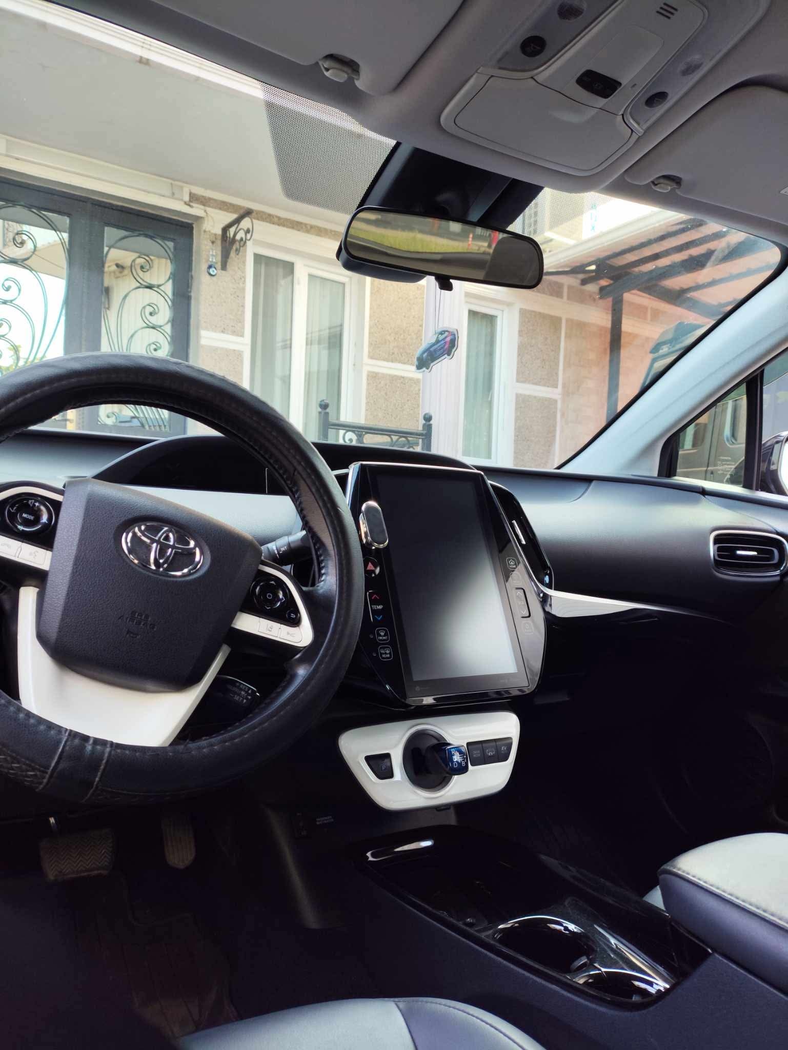 Toyota Prius - фото 2