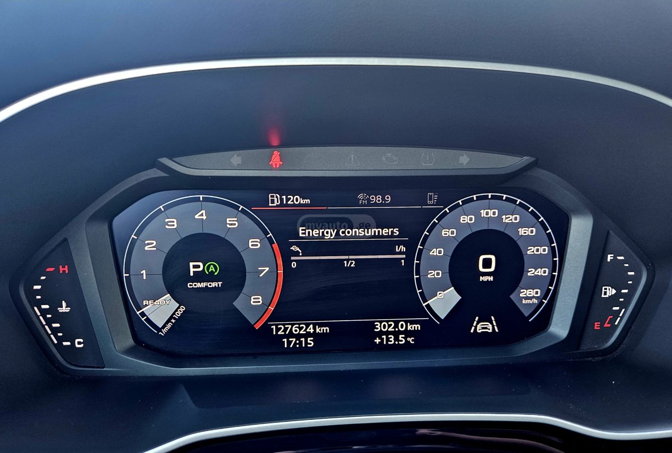 Audi Q3 - фото 10