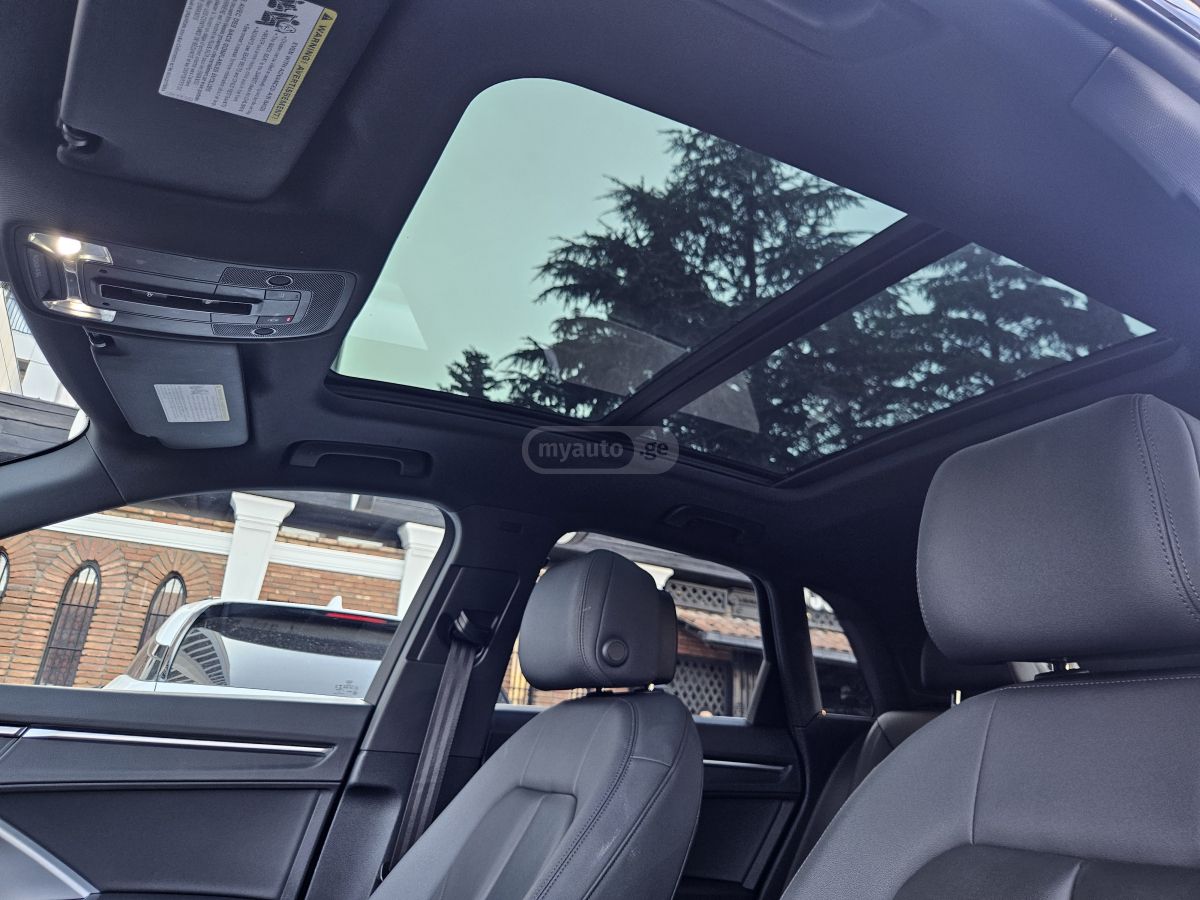 Audi Q3 - фото 11